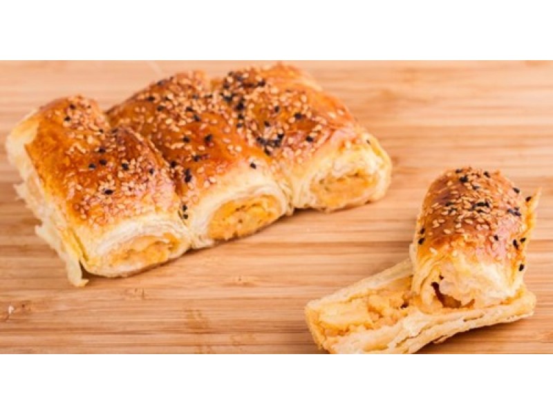 Ev Böreği Çeşitlerimiz: Peynirli, Patatesli, Ispanaklı Börek